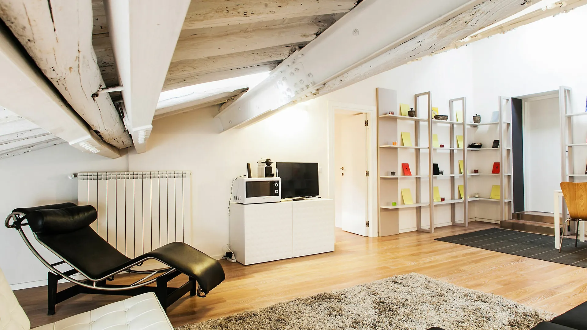 At Home Spanish Steps ローマ